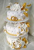 Торт свадебный бело-золотой 3-х ярусный