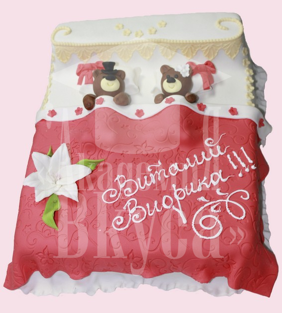 картинка торт свадебный "Мишки в кровати" от магазина Одежда+